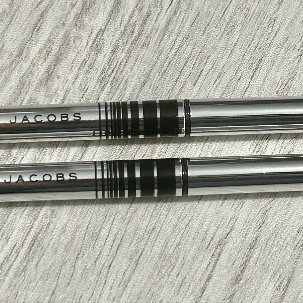 (2) Marc Jacobs BLACQUER FineLiner Ultra-Skinny Gel Eye Crayon travel